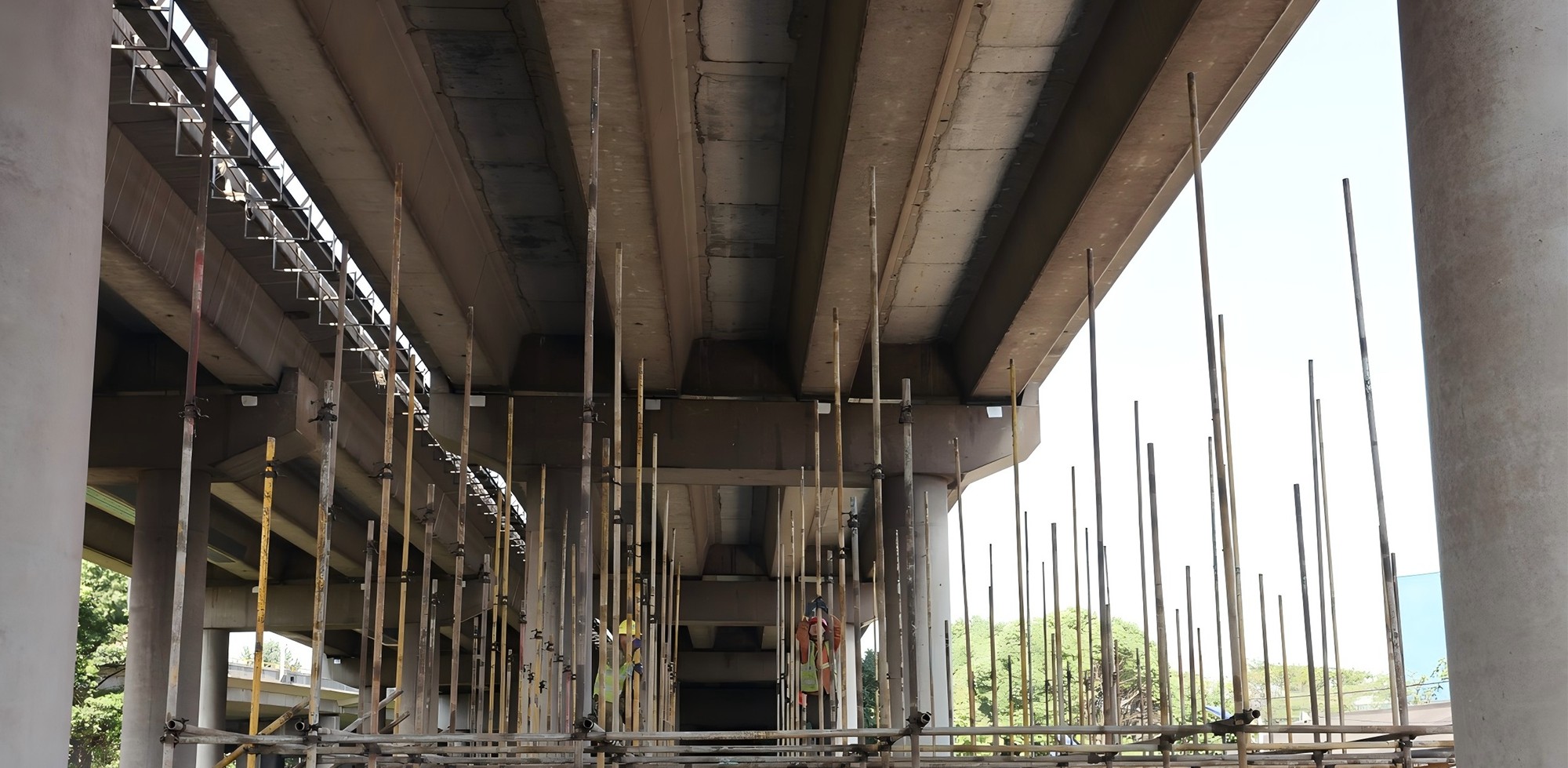 拉玛固深耕建筑加固行业30+年，<br>全力维护建筑结构长久安全